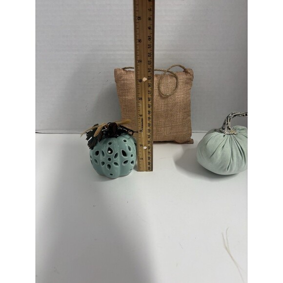 Thanksgiving 3 Piece Lot Pumpkins - Picture 5 of 6